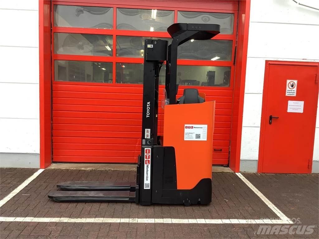 Toyota SSI160LN Ручные штабелёры с электроподъёмом