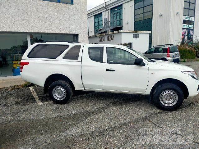Fiat FULLBACK Грузовики-платформы/боковая разгрузка