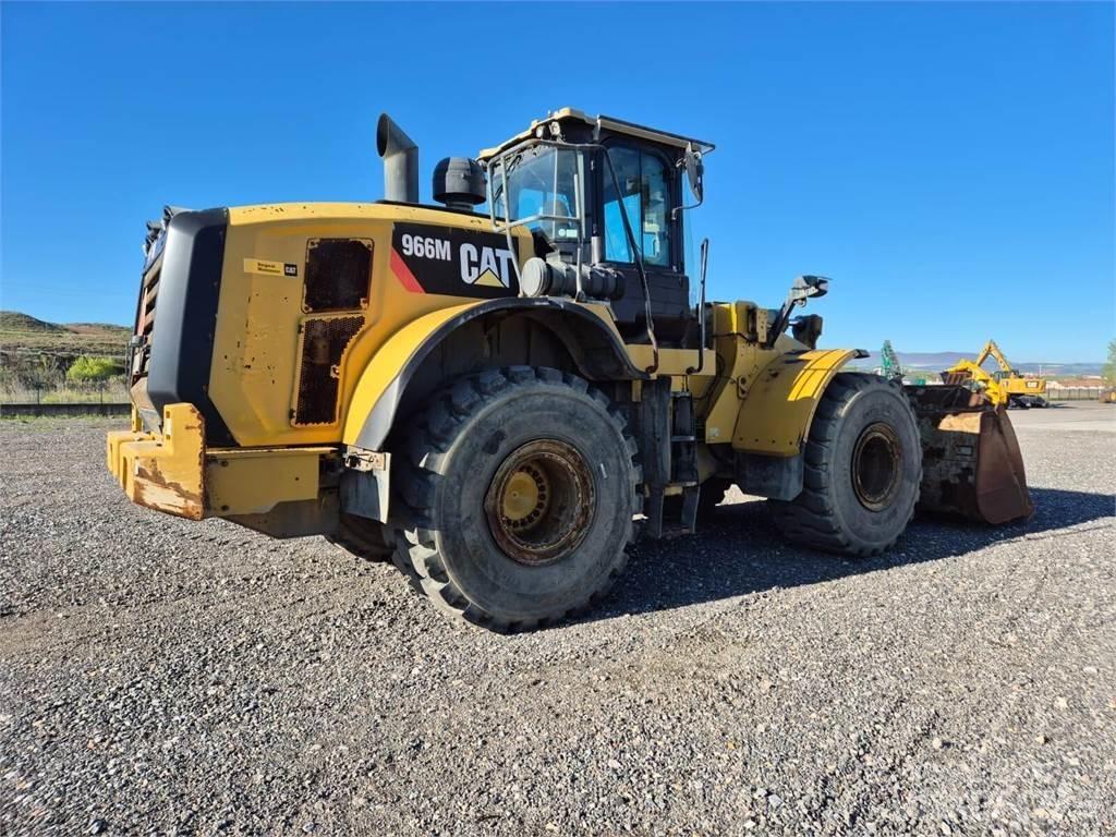 CAT 966M Фронтальные погрузчики