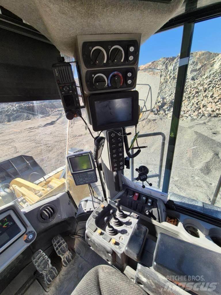 CAT 980M Фронтальные погрузчики