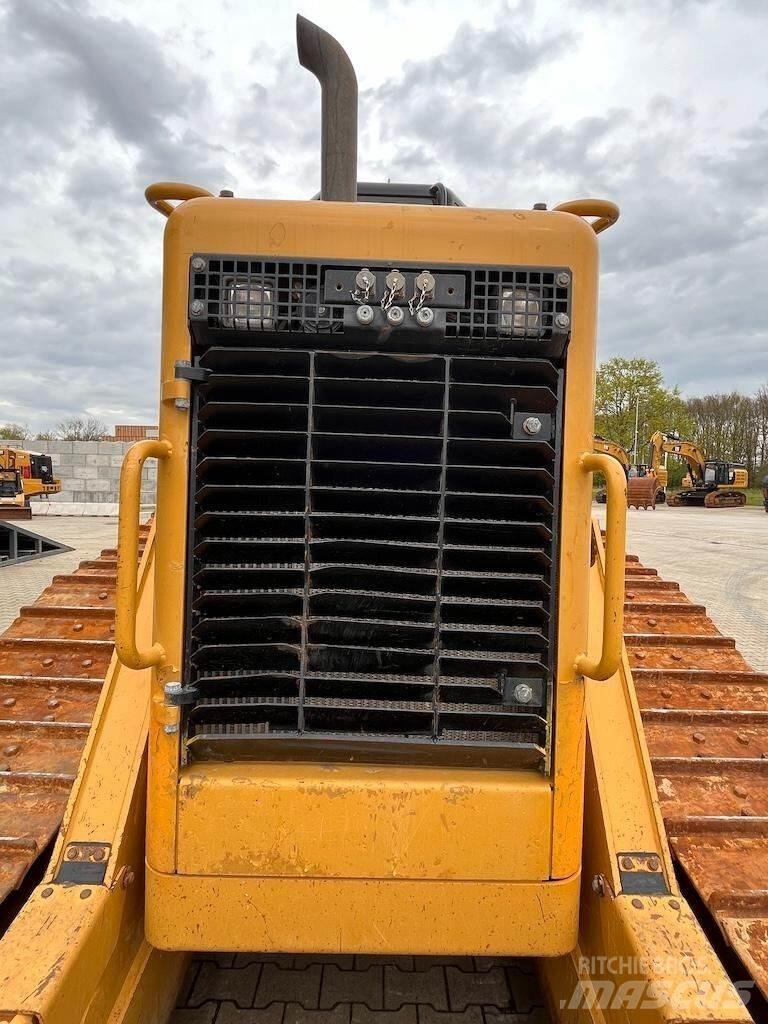 CAT D6N XL Гусеничные бульдозеры