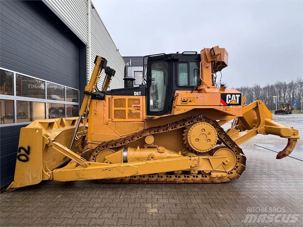 CAT D6T Гусеничные бульдозеры