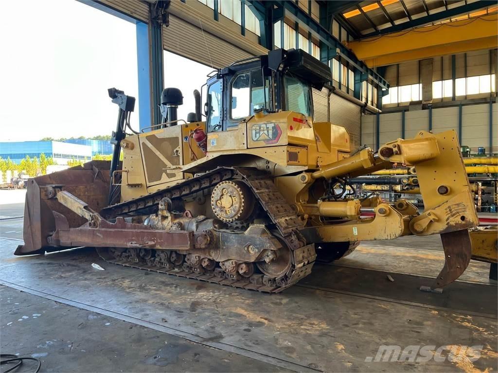CAT D8T Гусеничные бульдозеры
