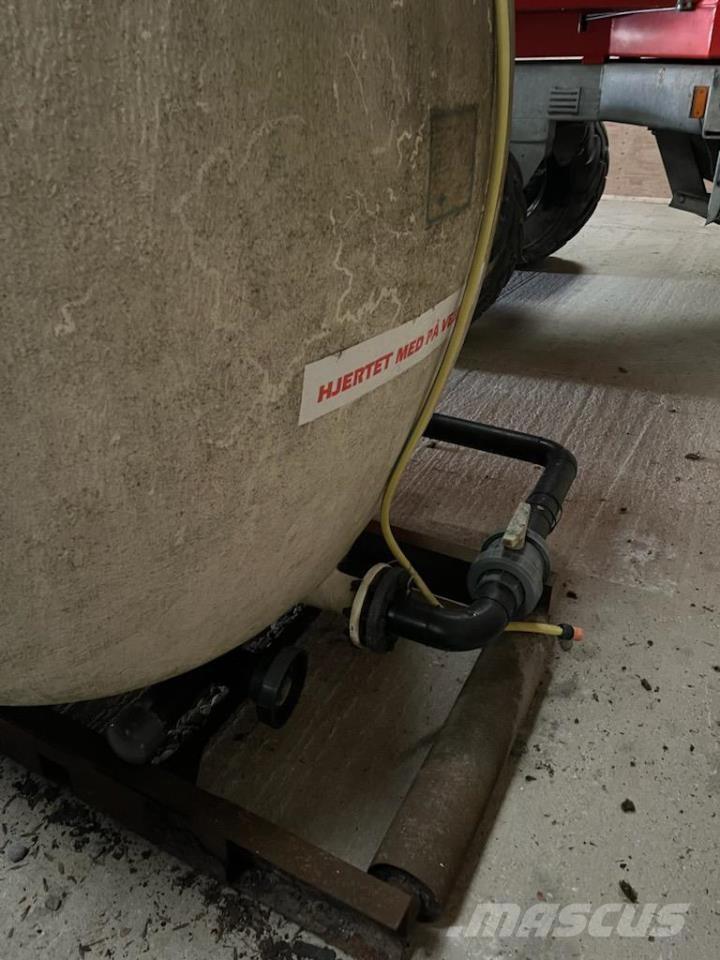  15.000 L vandtank Кормосмесители