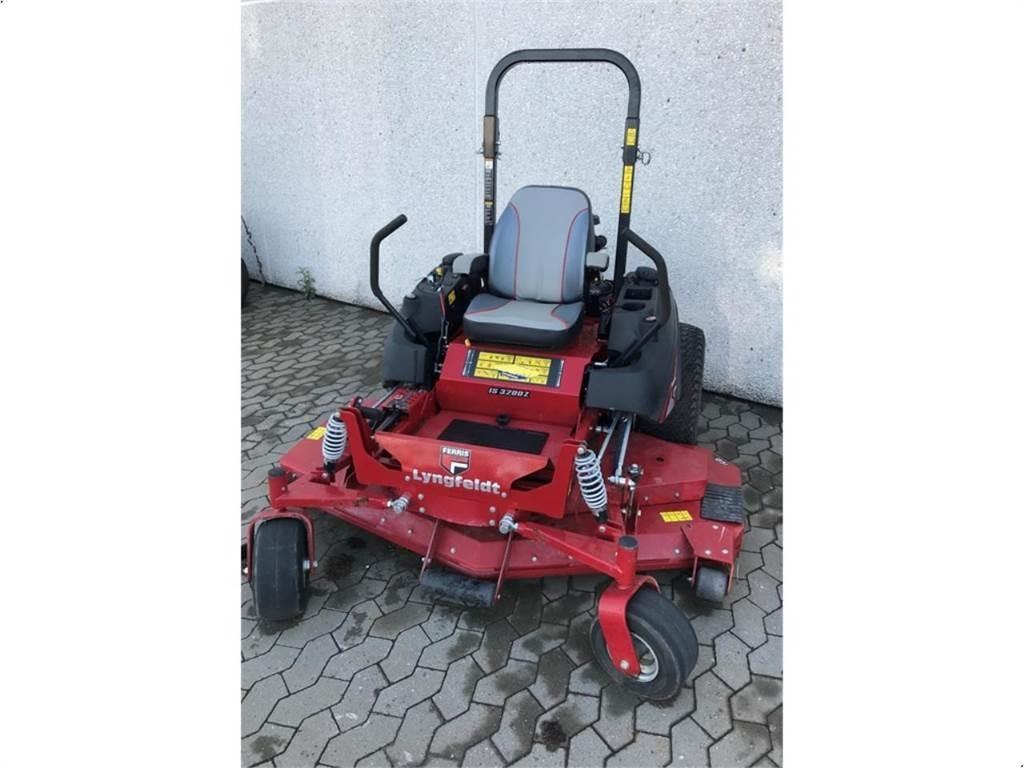 Ferris ZT 3200 Коммунальные тракторы