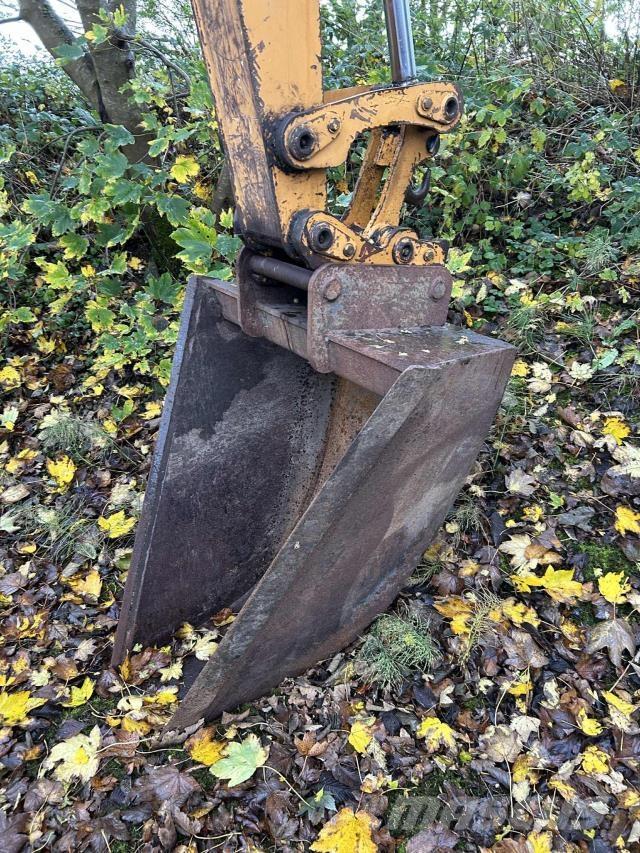 Hydrema 806 Экскаваторы-погрузчики