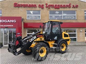 JCB 409 AGRI Фронтальные погрузчики