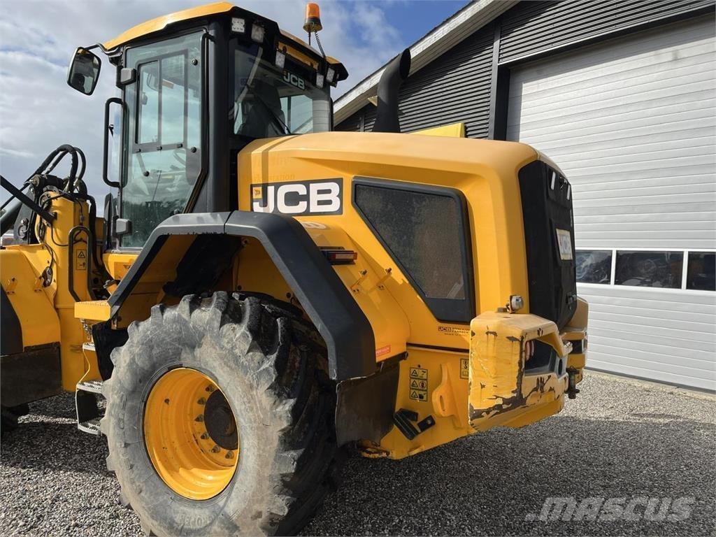 JCB 427 HT Фронтальные погрузчики