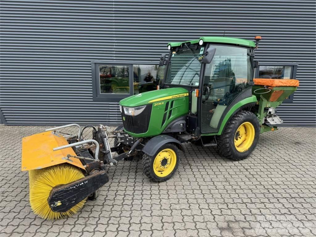 John Deere 2036R Коммунальные тракторы