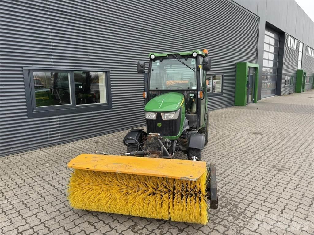John Deere 2036R Коммунальные тракторы