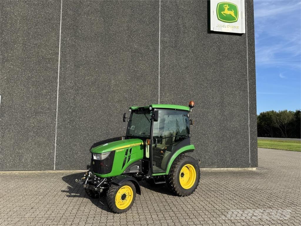 John Deere 2038R Коммунальные тракторы