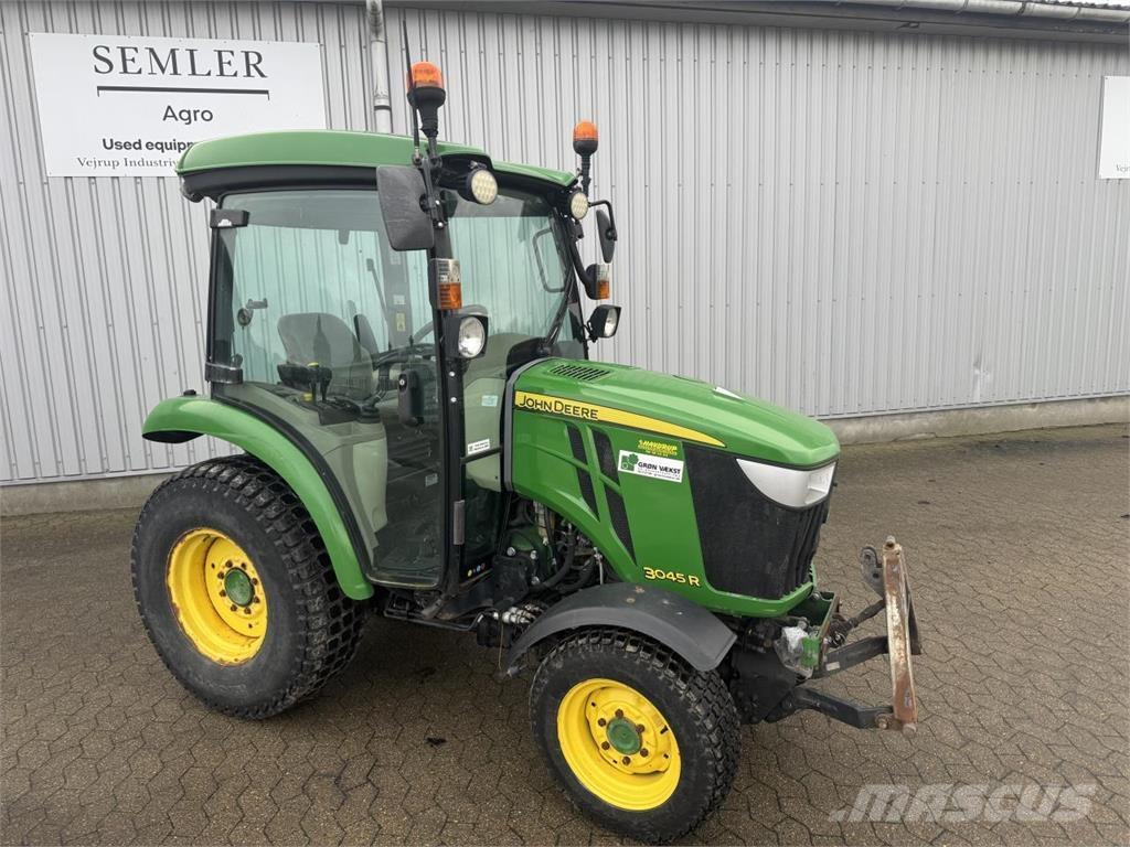John Deere 3045R Коммунальные тракторы