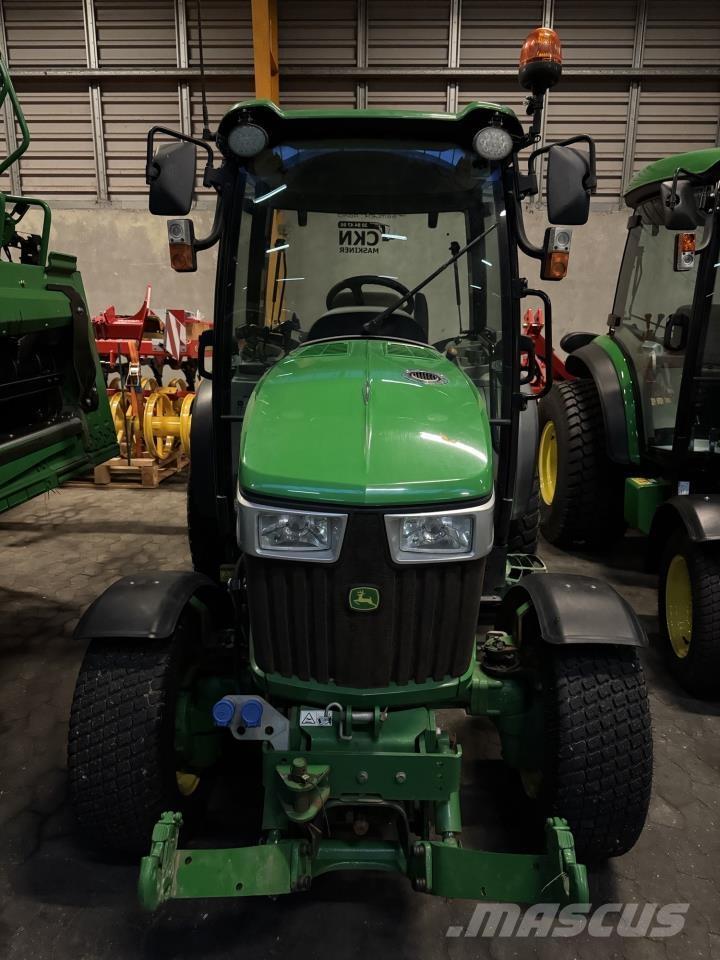 John Deere 3046R Коммунальные тракторы