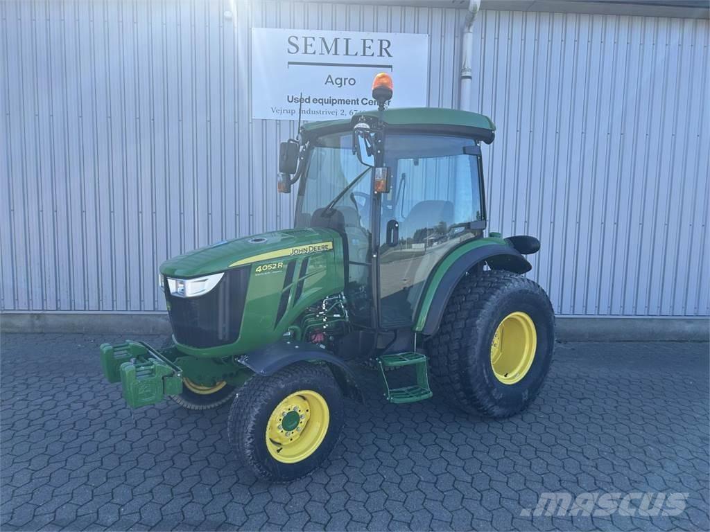 John Deere 4052R Коммунальные тракторы
