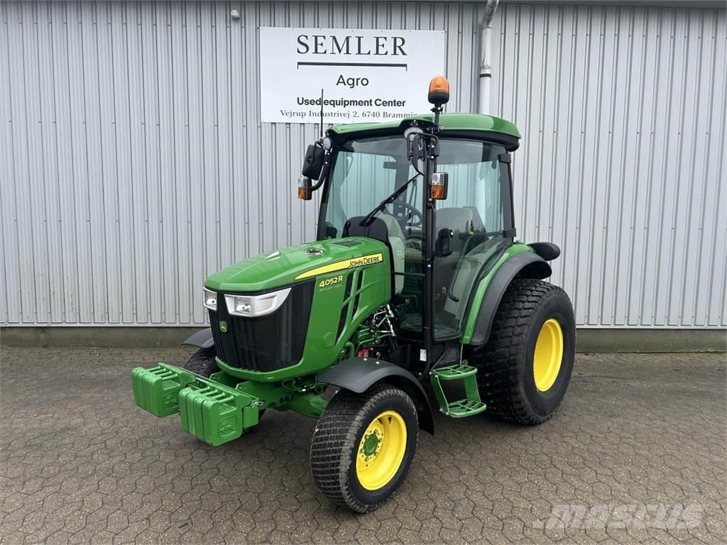 John Deere 4052R Коммунальные тракторы