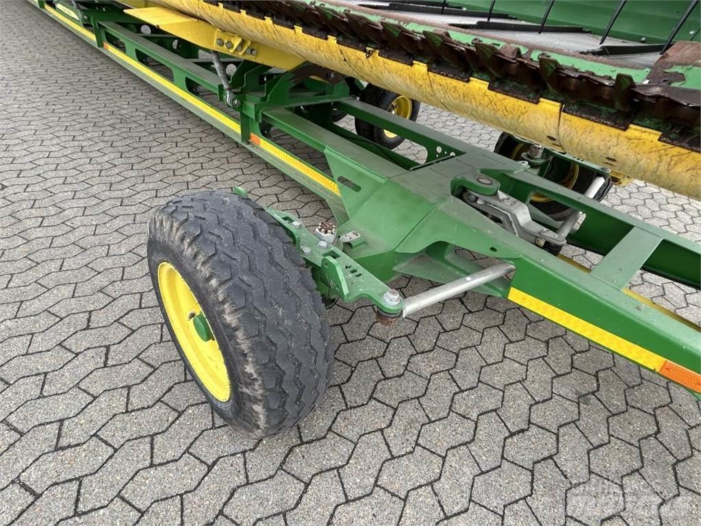 John Deere 640D Жатки
