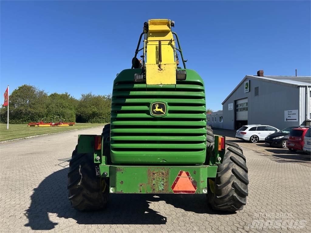 John Deere 7400 Прицепные кормоуборочные комбайны