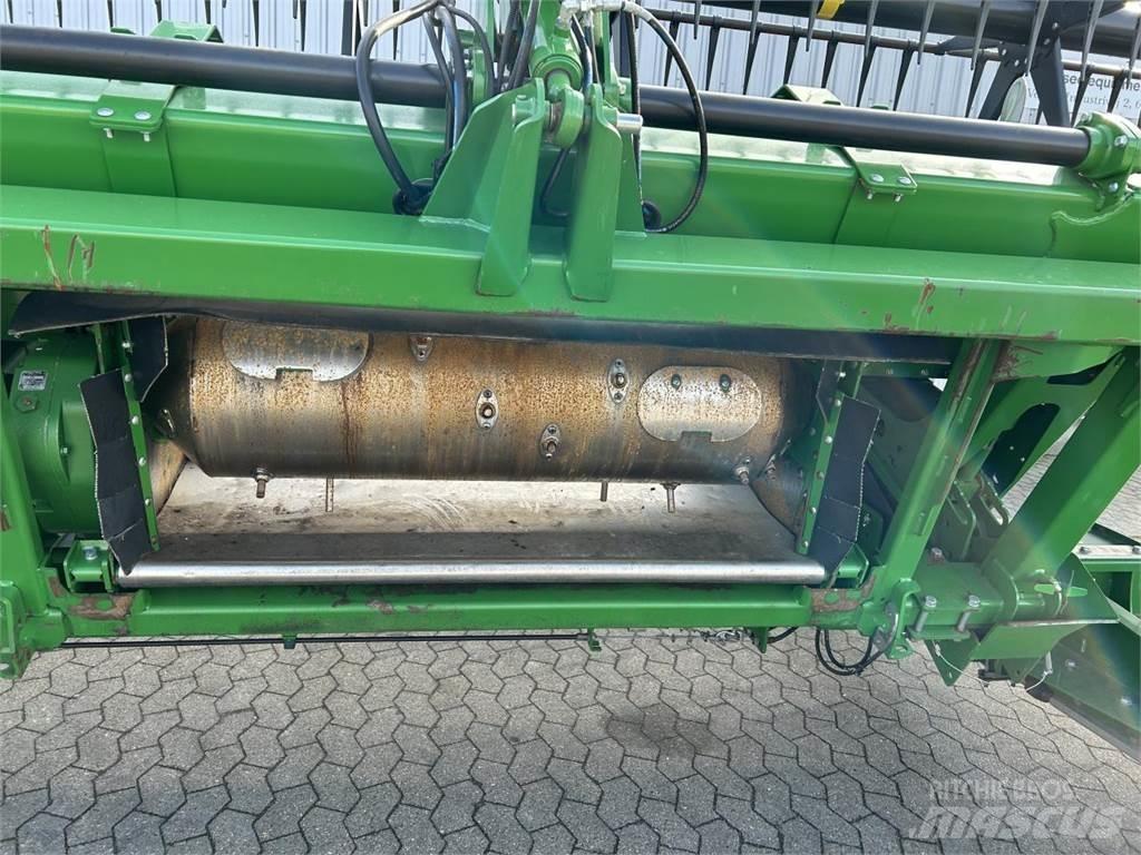 John Deere 740D Жатки