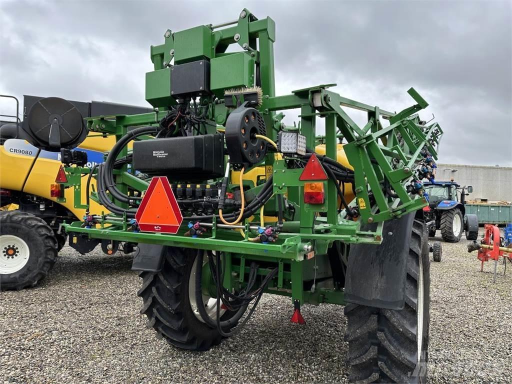 John Deere 740I Прицепные опрыскиватели