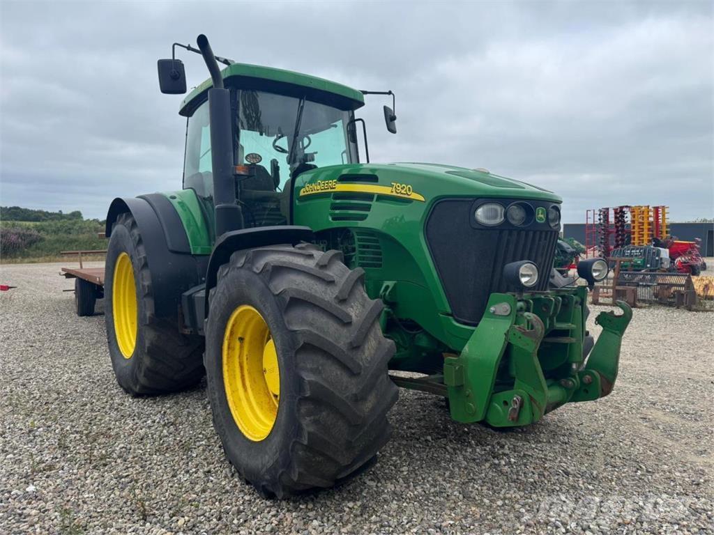 John Deere 7920 Трактора