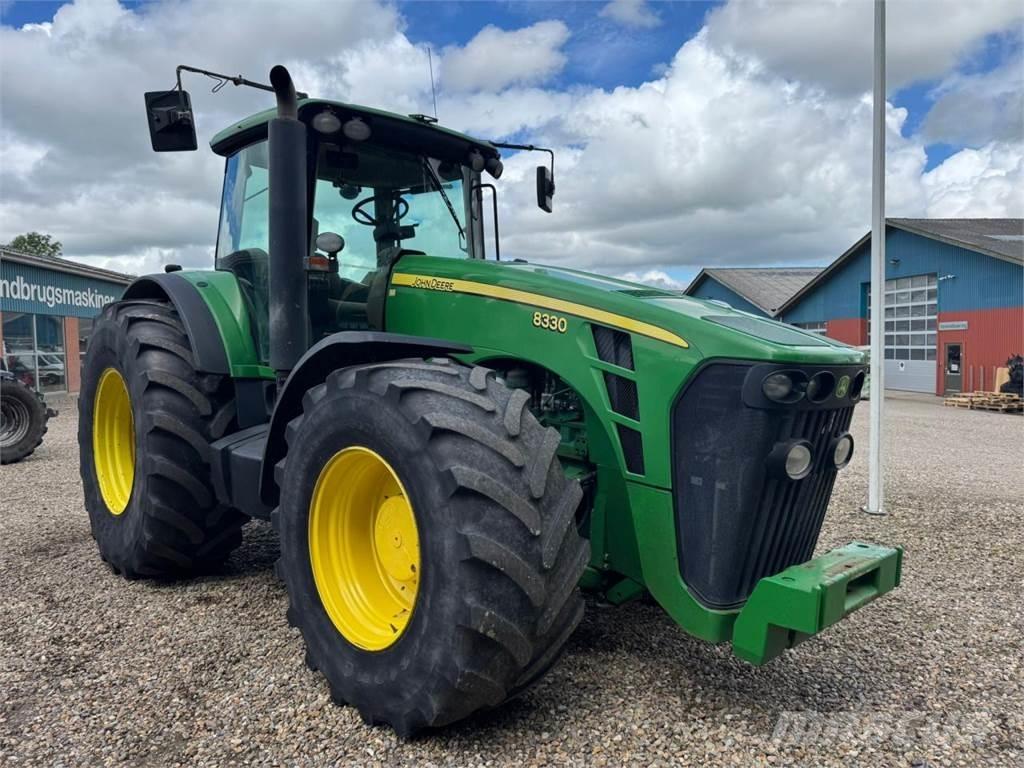 John Deere 8330 Трактора