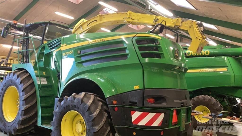 John Deere 8700 Прицепные кормоуборочные комбайны