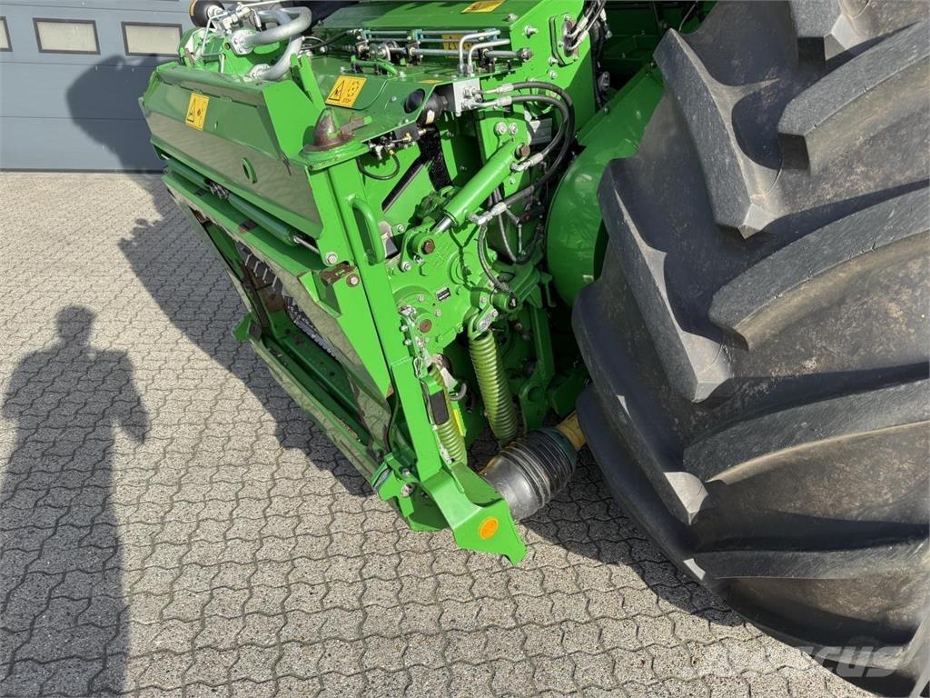 John Deere 9800 Прицепные кормоуборочные комбайны