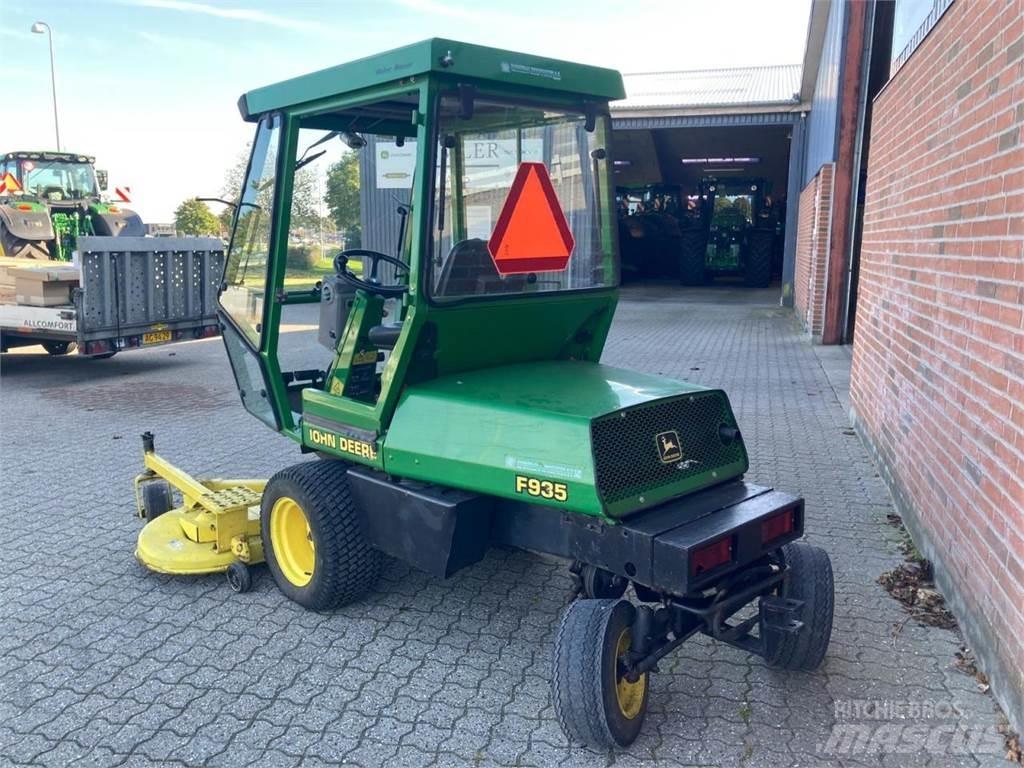 John Deere F935 Коммунальные тракторы
