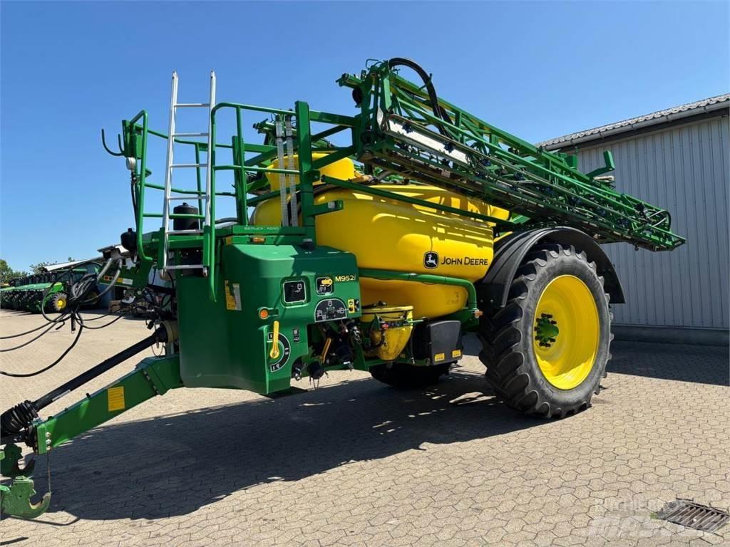 John Deere M952I Прицепные опрыскиватели
