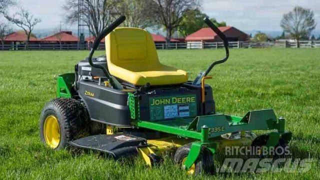 John Deere Z315E Коммунальные тракторы