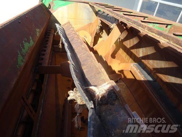 Keenan MF 380 Кормовые вагоны
