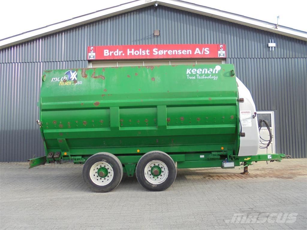 Keenan MF380 Кормовые вагоны