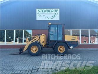 Komatsu WA90 Фронтальные погрузчики