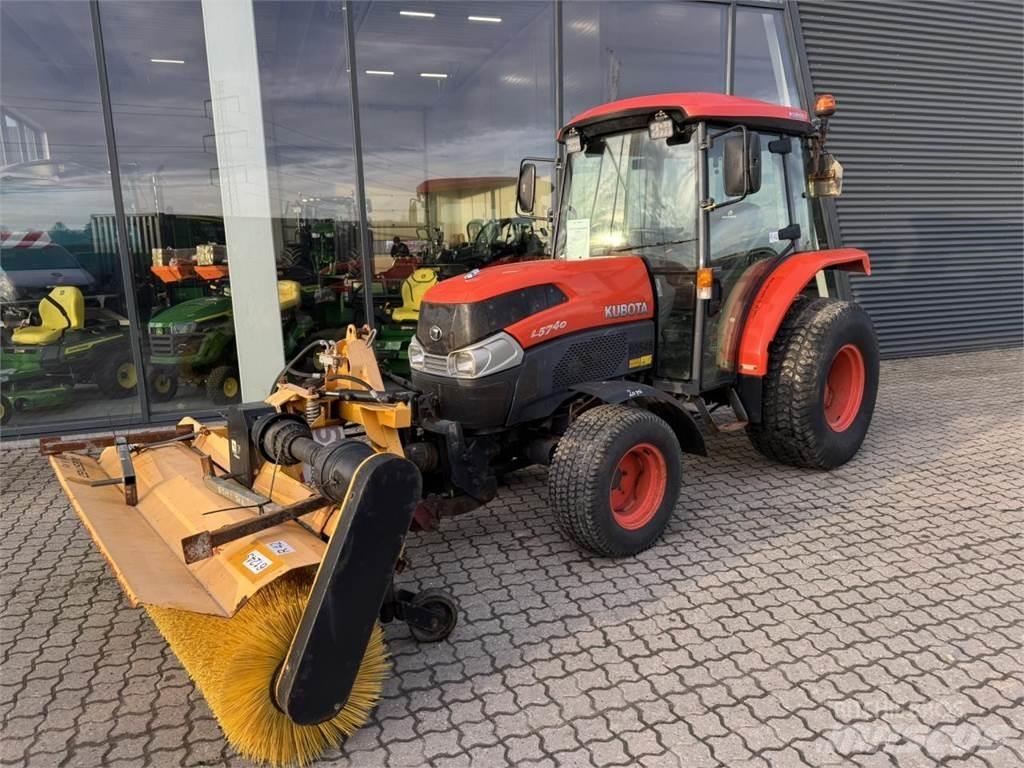 Kubota 5740 Коммунальные тракторы
