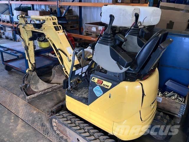 New Holland E09SR Мини-экскаваторы