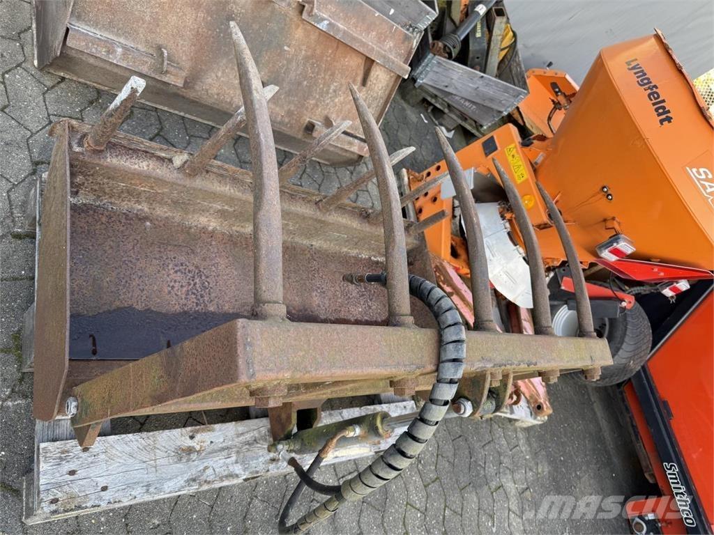 Schäffer 222S Малые погрузчики