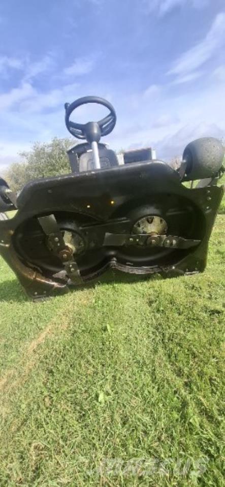 Stiga 320 Коммунальные тракторы