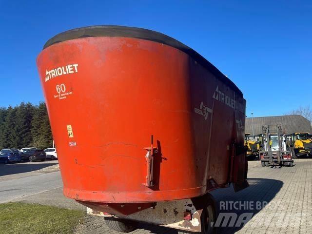 Trioliet 2400 L Кормовые вагоны