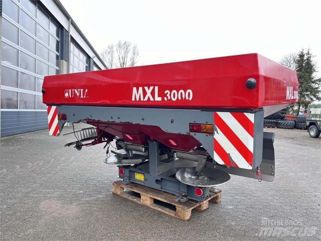 Unia MXL3000 Самоходные опрыскиватели
