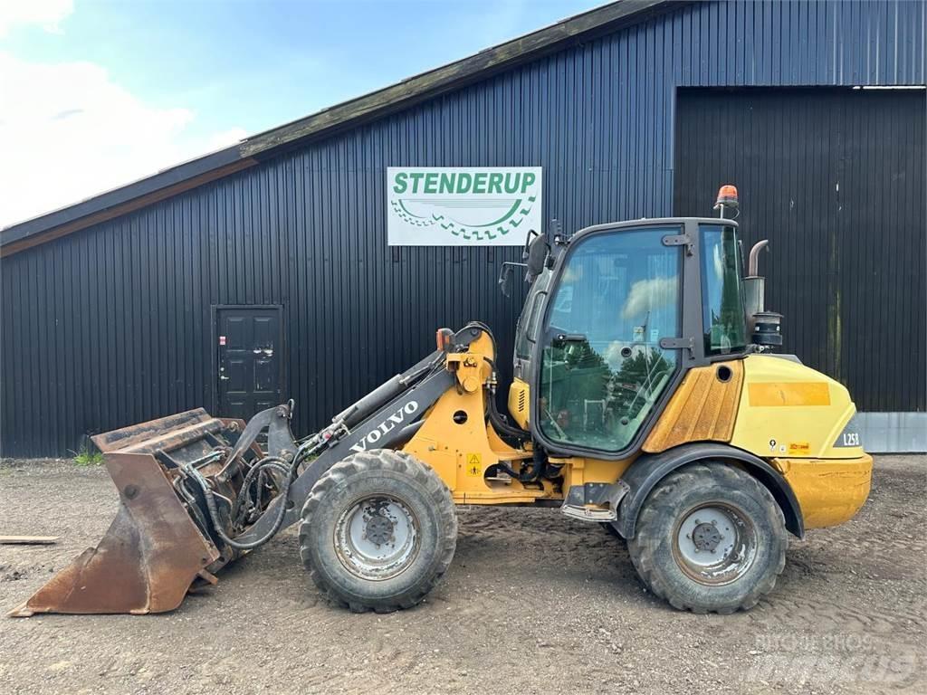 Volvo L25 B Малые погрузчики