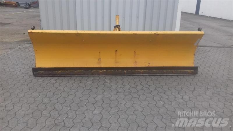  - - - 2.5 MTR Снежные отвалы и плуги