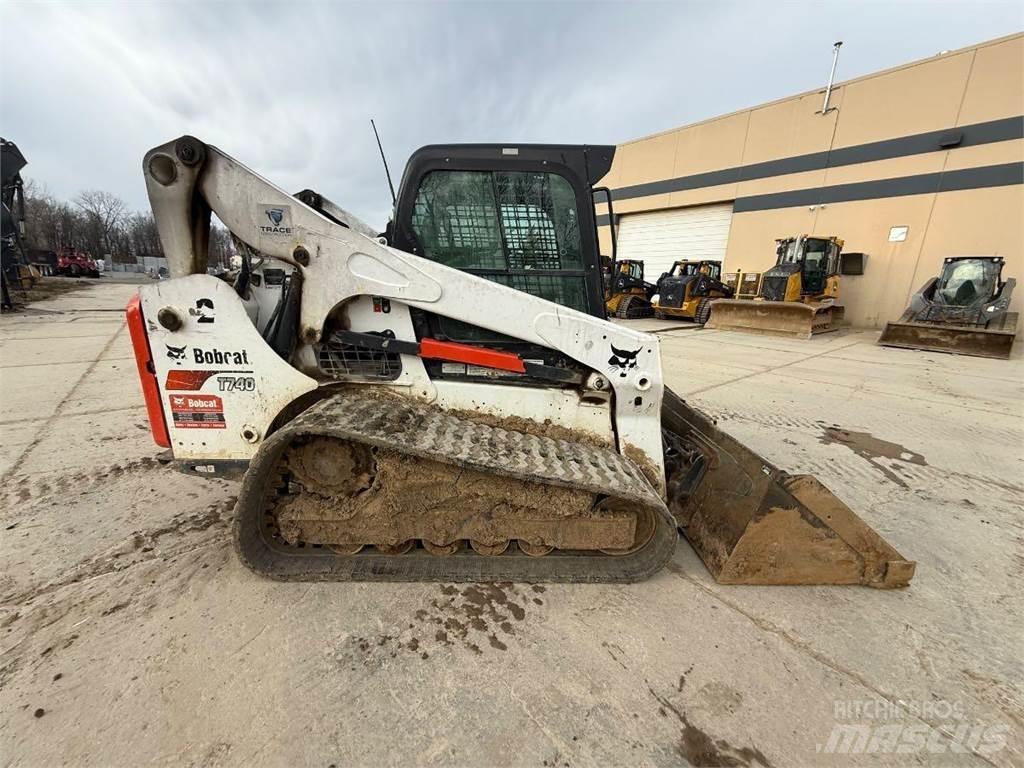Bobcat T740 Малые погрузчики