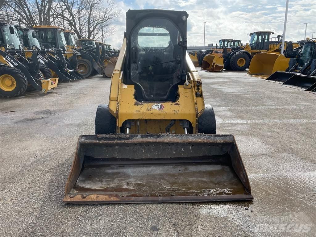 CAT 262D3 Мини-погрузчики