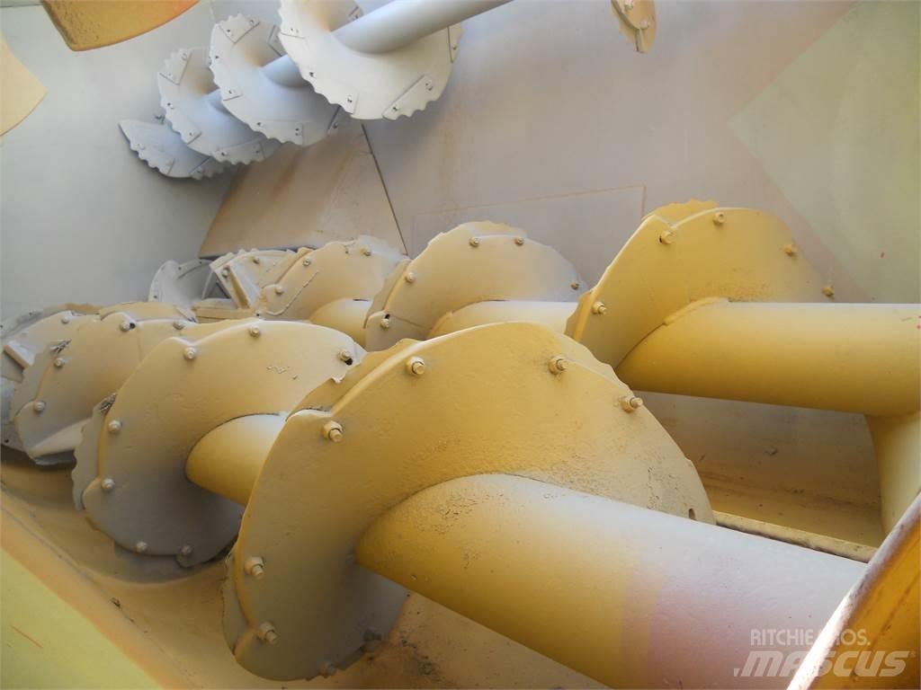 Comag 6M3 Кормораздатчики