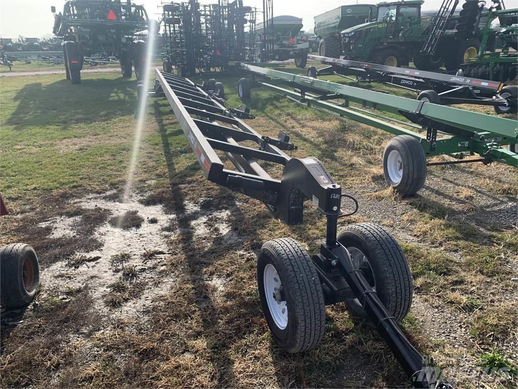 Demco STD42 Прицепы перегрузчики зерна