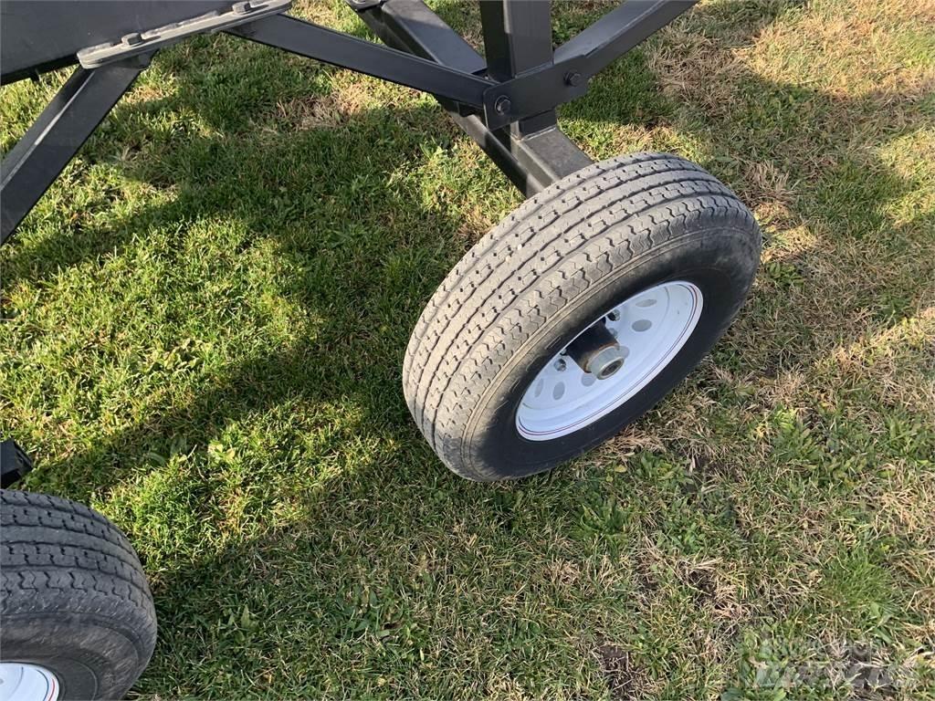 Demco STD42 Прицепы перегрузчики зерна