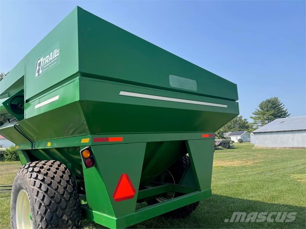 E-Z Trail 710 Прицепы перегрузчики зерна