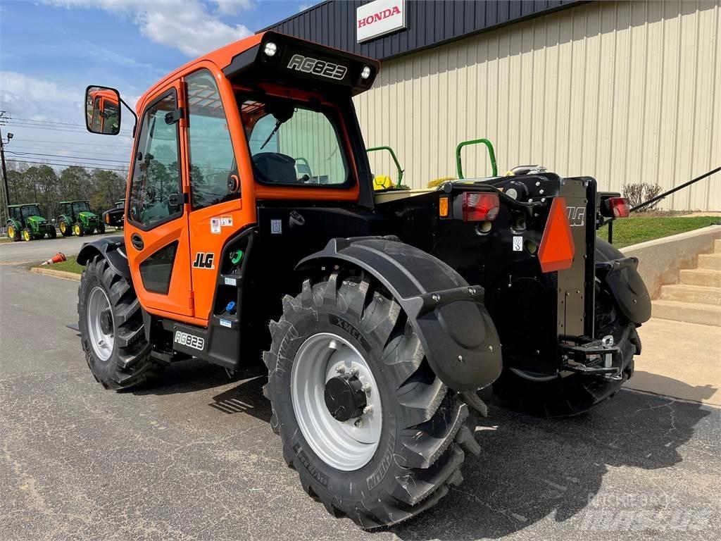JLG 823 Телескопические погрузчики