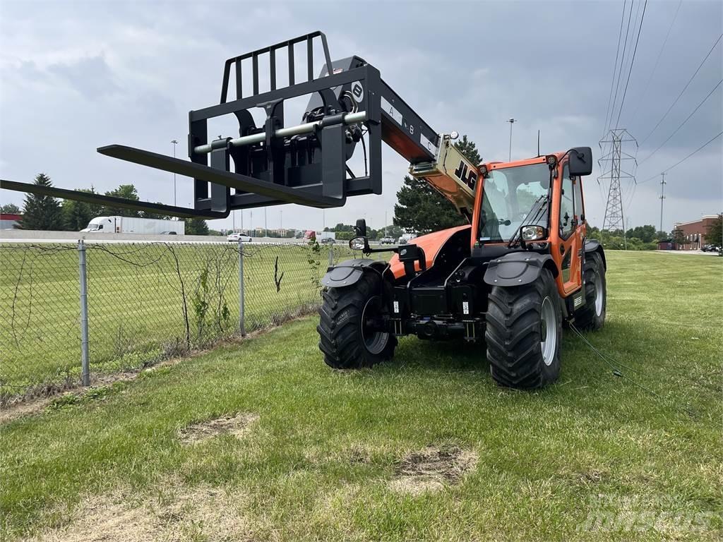 JLG AG823 Телескопические погрузчики