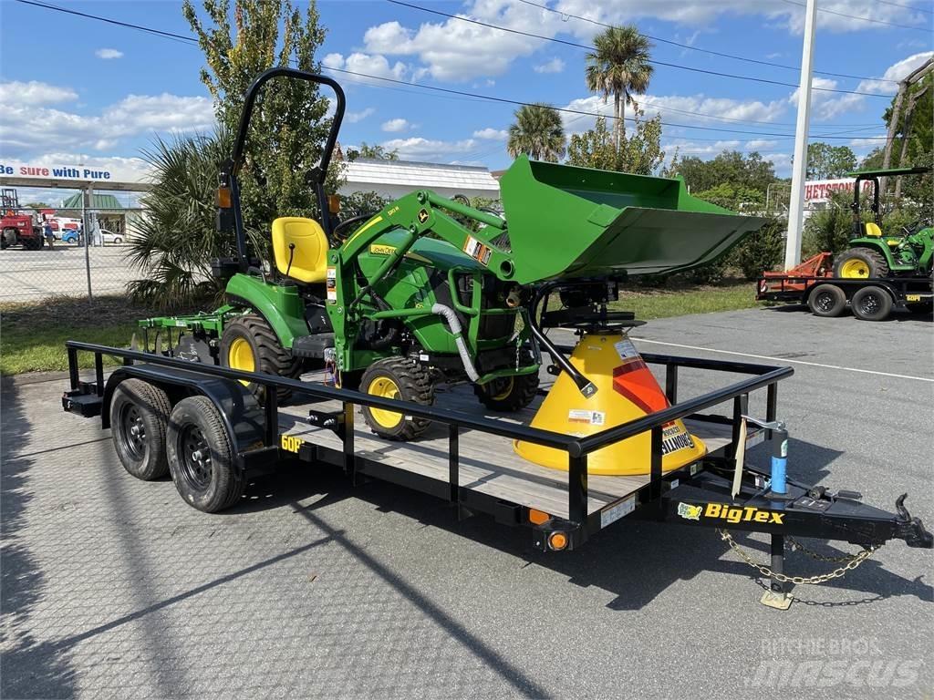 John Deere 1023E Коммунальные тракторы